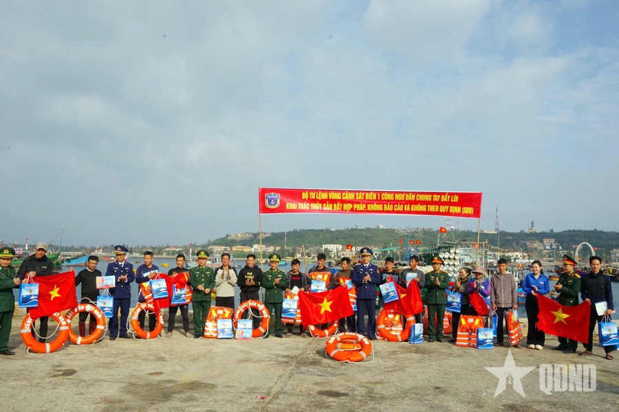 Tết sớm cùng quân và dân đặc khu Bạch Long Vĩ